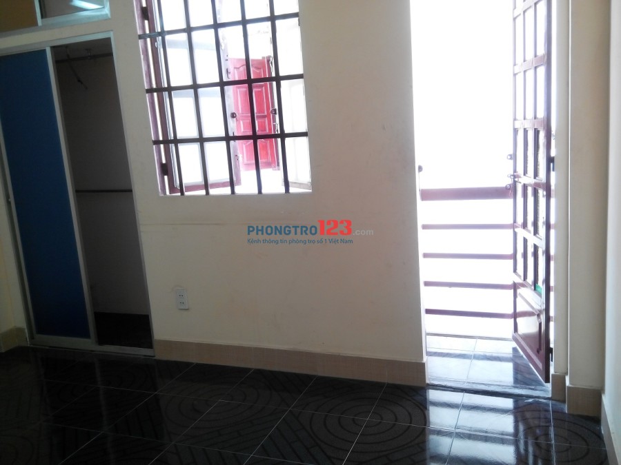 Phòng Bình Lợi, 18m2, có ban công, tủ âm, giờ giấc tự do. Giá chỉ 2tr4