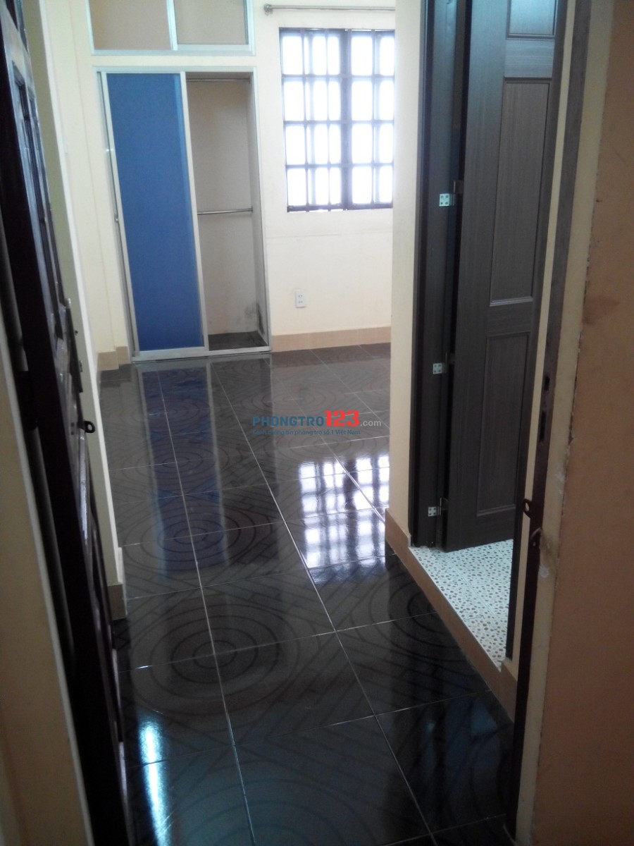Phòng Bình Lợi, 18m2, có ban công, tủ âm, giờ giấc tự do. Giá chỉ 2tr4