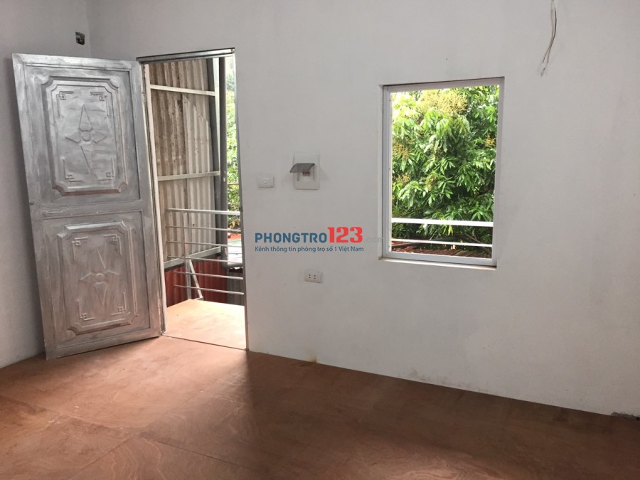 Cho thuê nhà riêng phía bắc dốc cầu Nhật Tân sau Khách sạn Nhật Tân cách 500m đường vào làng.