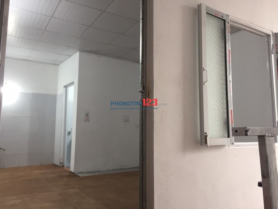 Cho thuê nhà riêng phía bắc dốc cầu Nhật Tân sau Khách sạn Nhật Tân cách 500m đường vào làng.