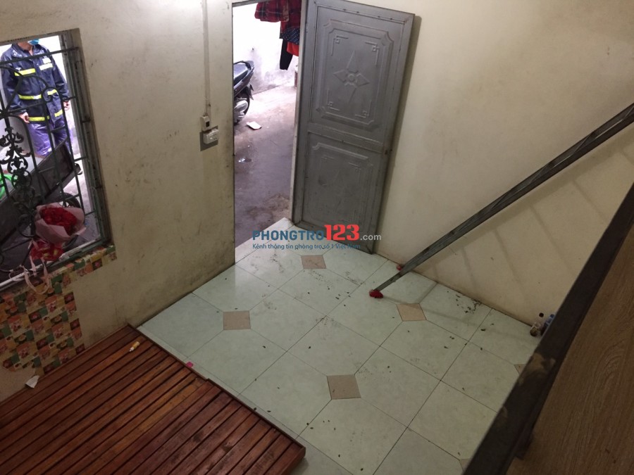 Cho thuê nhà riêng phía bắc dốc cầu Nhật Tân sau Khách sạn Nhật Tân cách 500m đường vào làng.