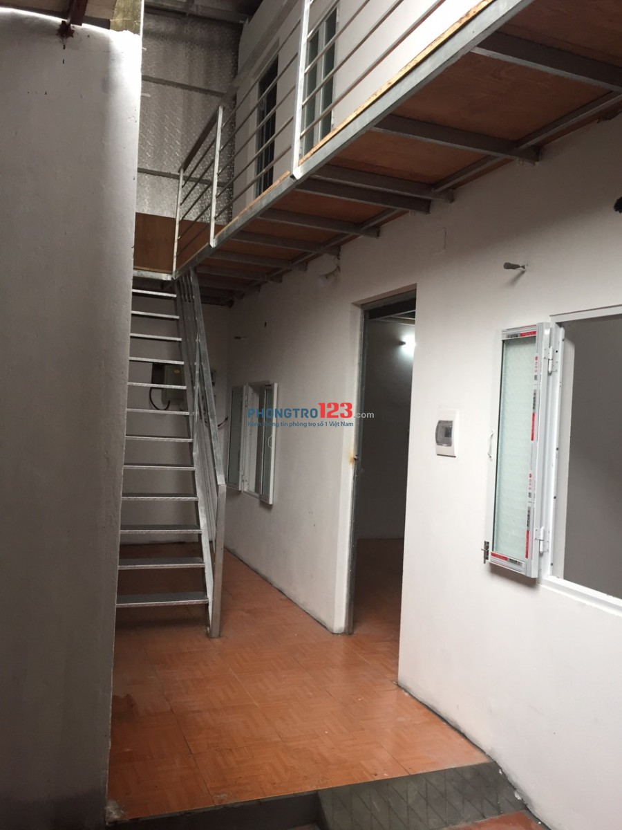 Cho thuê nhà riêng phía bắc dốc cầu Nhật Tân sau Khách sạn Nhật Tân cách 500m đường vào làng.