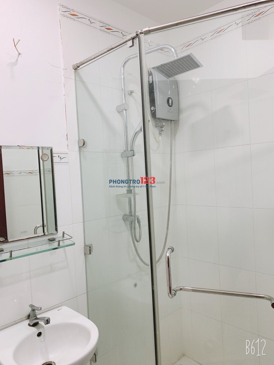 Phòng trọ nữ 12m2 Võ Văn Kiệt, Q1
