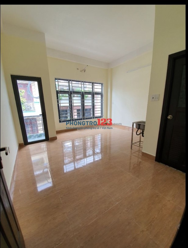 Cho thuê phòng trong nhà nguyên căn hẻm xe hơi tại đường C1 Q Tân Bình giá từ 3,2tr/tháng