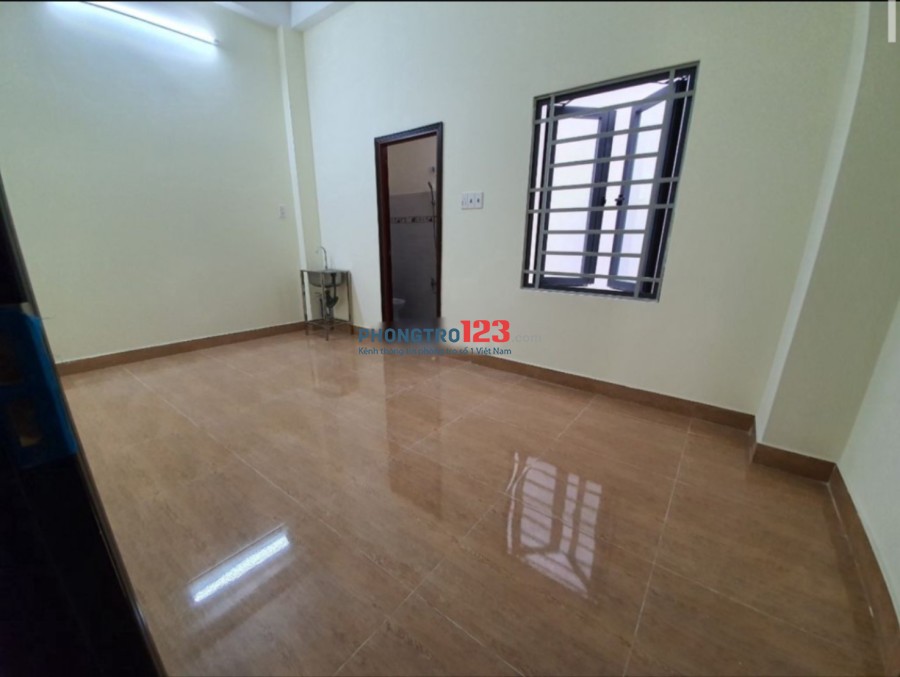 Cho thuê phòng trong nhà nguyên căn hẻm xe hơi tại đường C1 Q Tân Bình giá từ 3,2tr/tháng