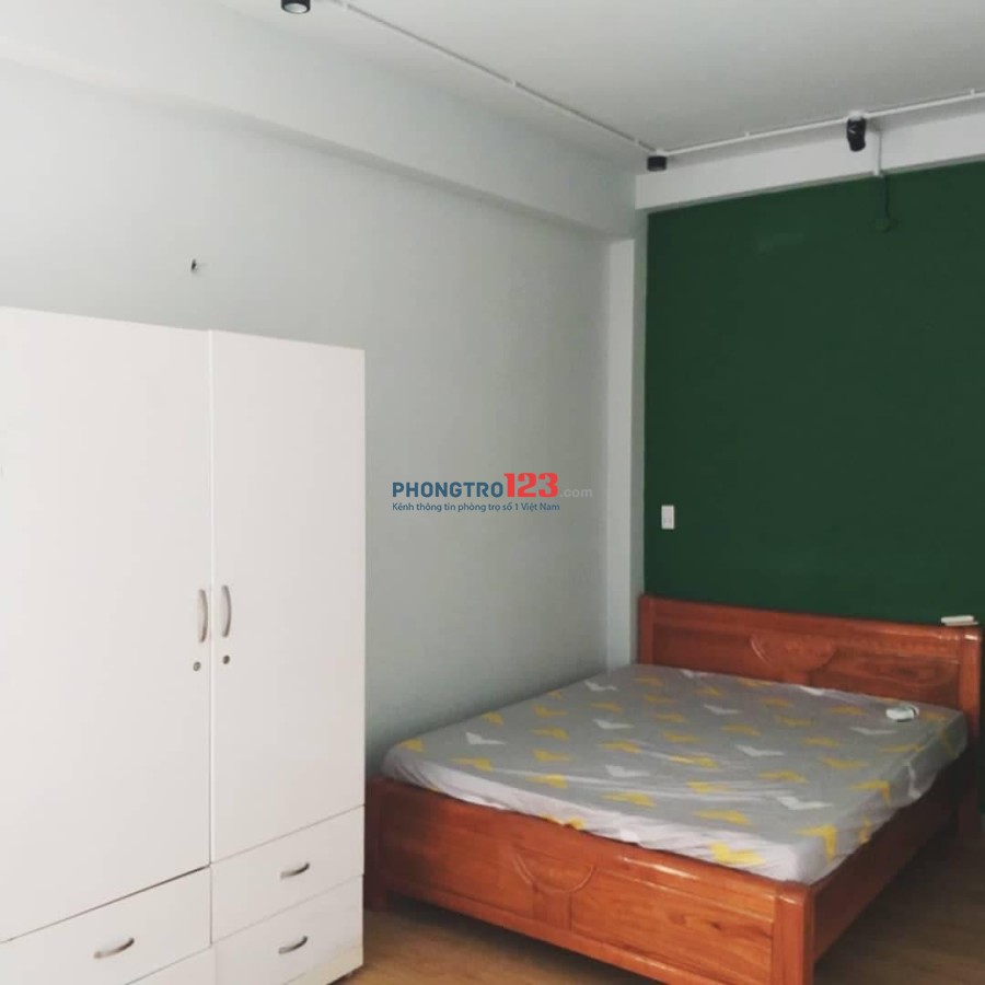 Cho thuê phòng 20m2 siêu đẹp tại 53C Hồ Hảo Hớn, Quận 1