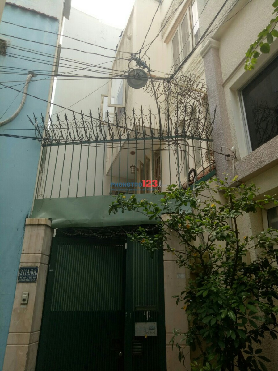 Phòng LỚN 30m2 máy lạnh, cửa sổ, tiện nghi ngay gần Nguyễn Văn Trỗi