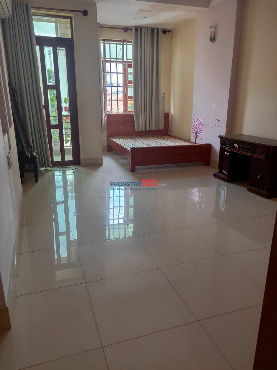 Phòng Full nội thất ngay Hàng Xanh, đi bộ tới Trường Hutech, Giao thông vận tải, Ngoại thương, Hồng Bàng...