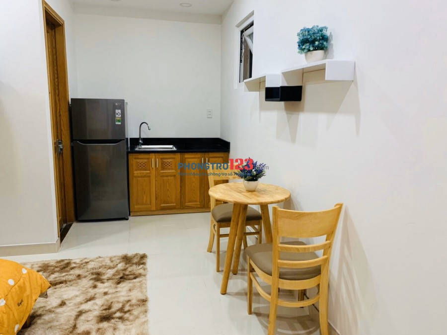 Căn hộ dịch vụ cao cấp full nội thất quận Tân Bình