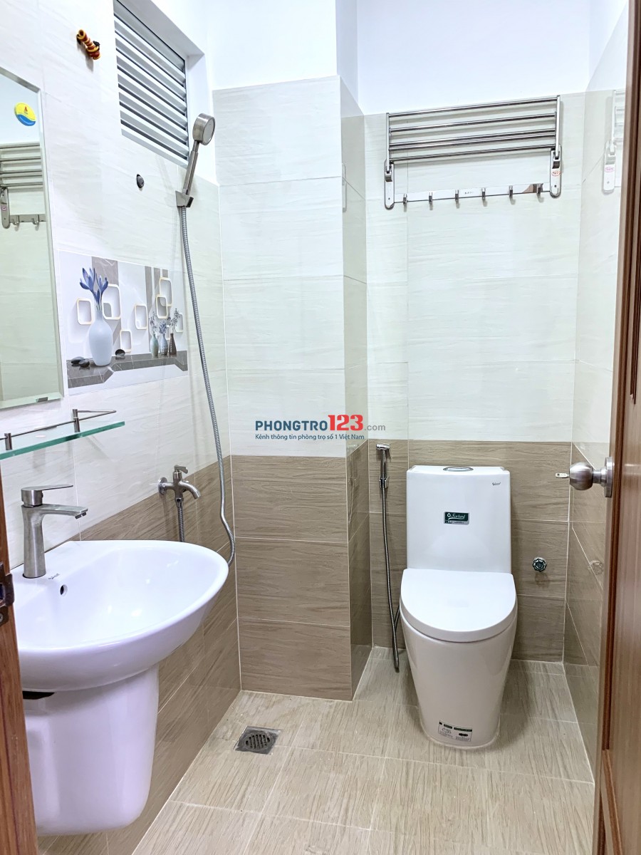 [Mới xây] Phòng trọ 30m2 có nội thất & ban công, @CV Lê Thị Riêng, Quận 10-Tân Bình