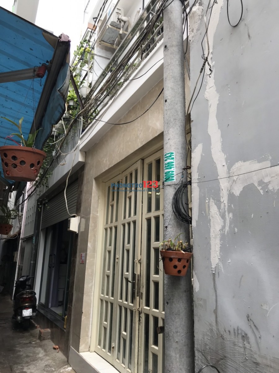 Cho thuê nhà nguyên căn có máy lạnh gần Khu Chế Xuất Tân Thuận, Q.7. Giá 8tr/tháng