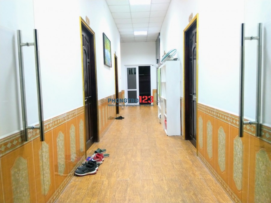 Phòng đẹp cao cấp FULL NỘI THẤT ngay Nguyễn Thị Định, Q.2. có thang máy, sân để xe hơi. CHÍNH CHỦ