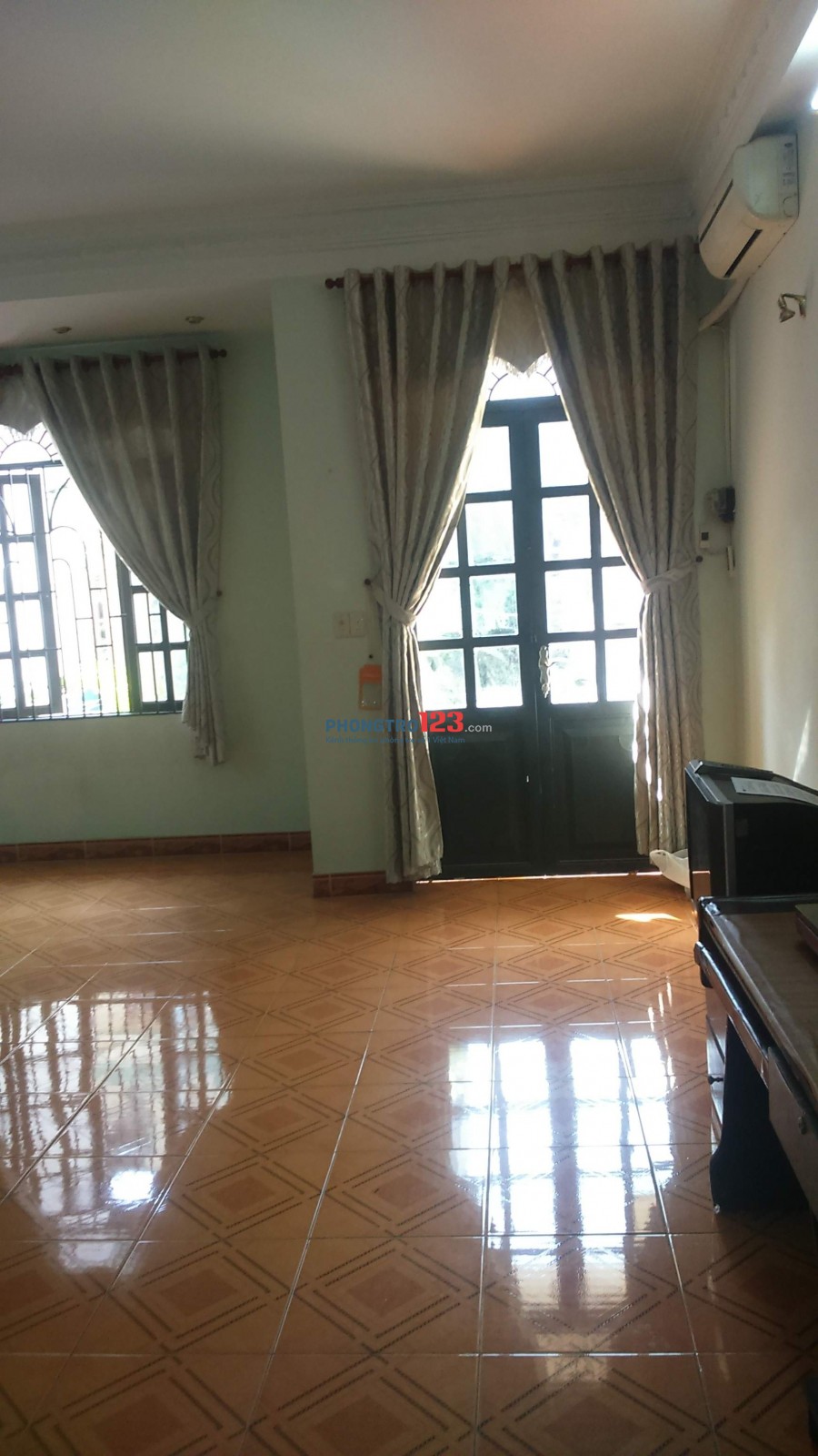 Phòng đủ tiện nghi cho thuê - Nhất Chi Mai , Quận Tân Bình