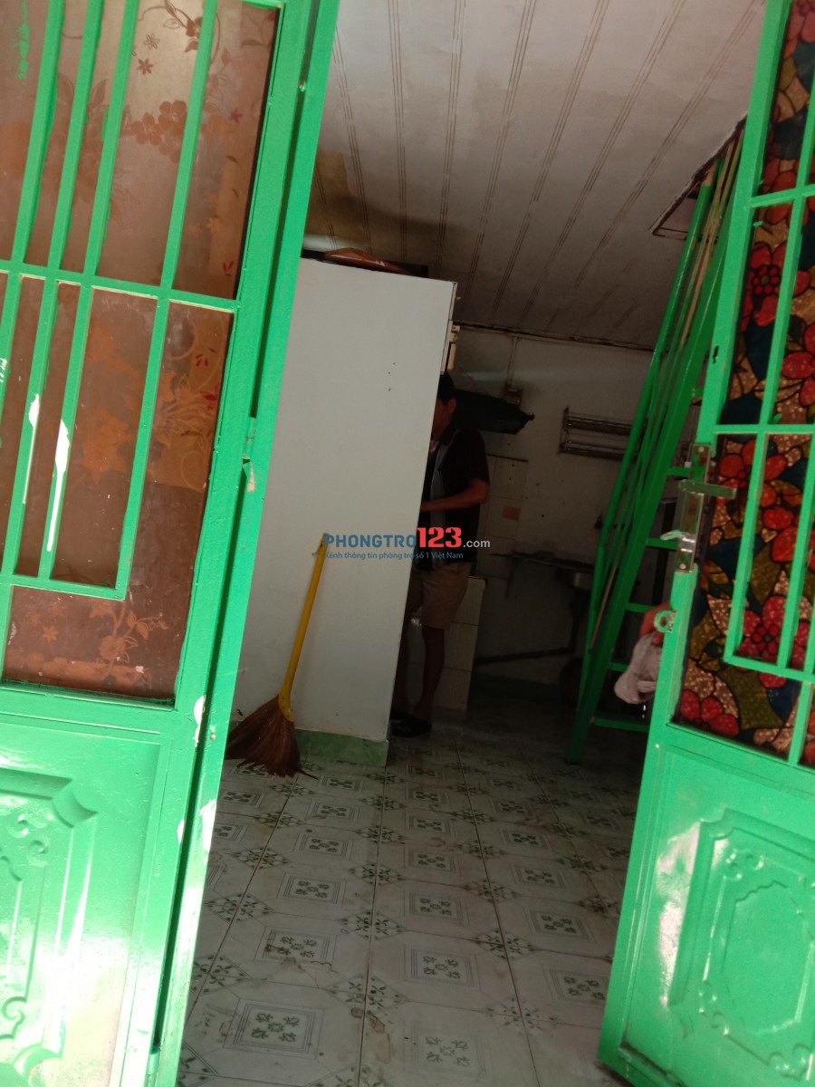 Thuê nhà nhỏ 1 lầu máy lạnh hẻm Trần Khắc Chân gần Trần Quang Khải. Giá 4triệu