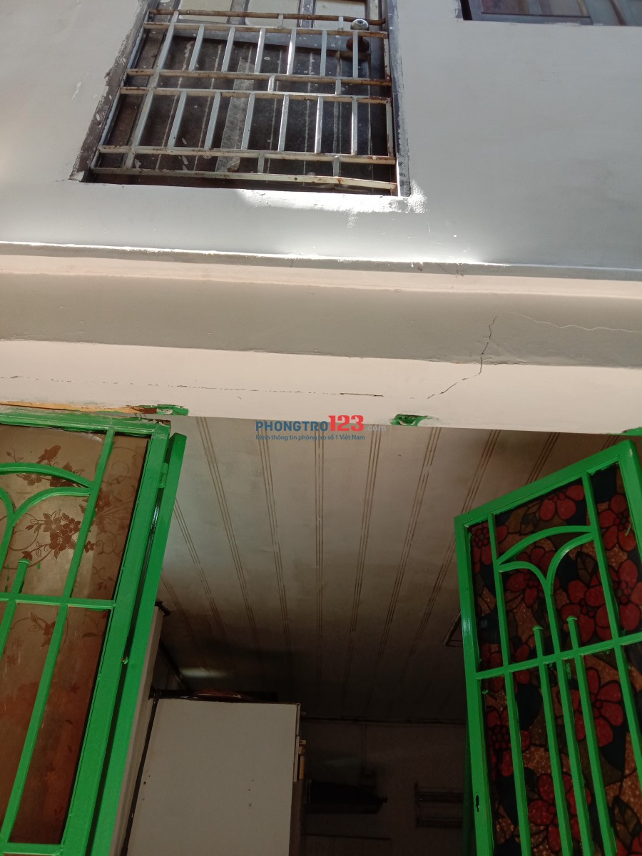 Thuê nhà nhỏ 1 lầu máy lạnh hẻm Trần Khắc Chân gần Trần Quang Khải. Giá 4triệu