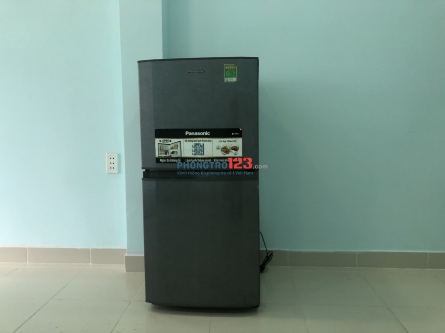 Cho thuê Tầng 1 40m2.Bếp riêng.Toilet riêng,máy lạnh, tủ lạnh,máy giặt, nước nóng NLMT. Giờ tự do.