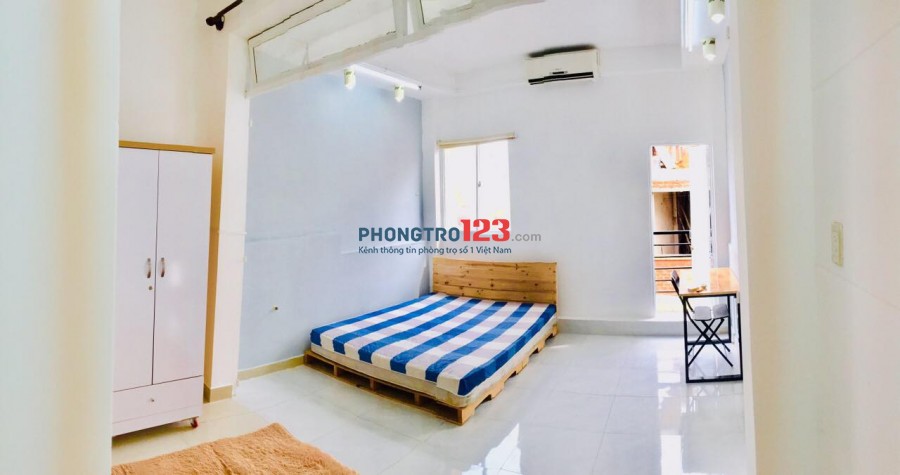 Phòng 35 m2 Cửa Sổ & Ban Công - tại Nguyễn Thượng Hiền Phú Nhuận