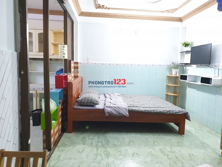 Phòng full nội thất đẹp. Giá rẻ đường Nguyễn Tri Phương, quận 10