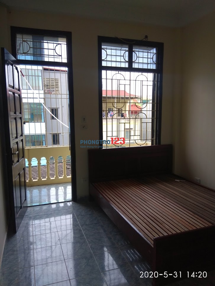 Cho thuê Phòng trọ 2 phòng ngủ DT 45m2, vệ sinh riêng biệt, ban công thoáng mát