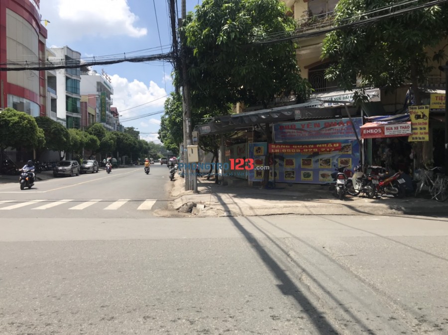 Chính chủ cần sang mặt bằng quán nhậu ngay góc ngã Tư đường Trần Văn Kiểu, P.10, Q.6