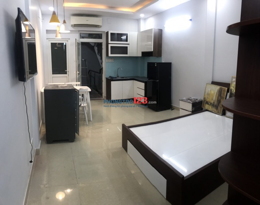Cho thuê căn hộ dịch vụ mới 100%, Full nội thất nhà mặt tiền 164 Ung Văn Khiêm, Q.Bình Thạnh