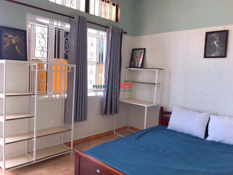 Cho thuê phòng sân thượng 40m2, 32 đường Số 24B, khu Tên Lửa. Giá 3.2 triệu/tháng
