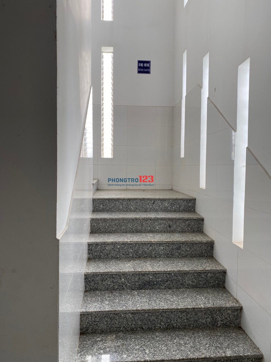 Phòng trọ có gác, bảo vệ 24/24 an ninh ngay bệnh viện Quận 2. Giá chỉ 2.5tr