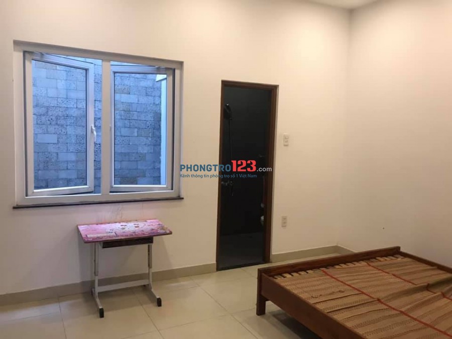 Cho thuê nhà hẻm xe hơi đường số 2, P.Trường Thọ, Quận Thủ Đức. Giá 10tr/th