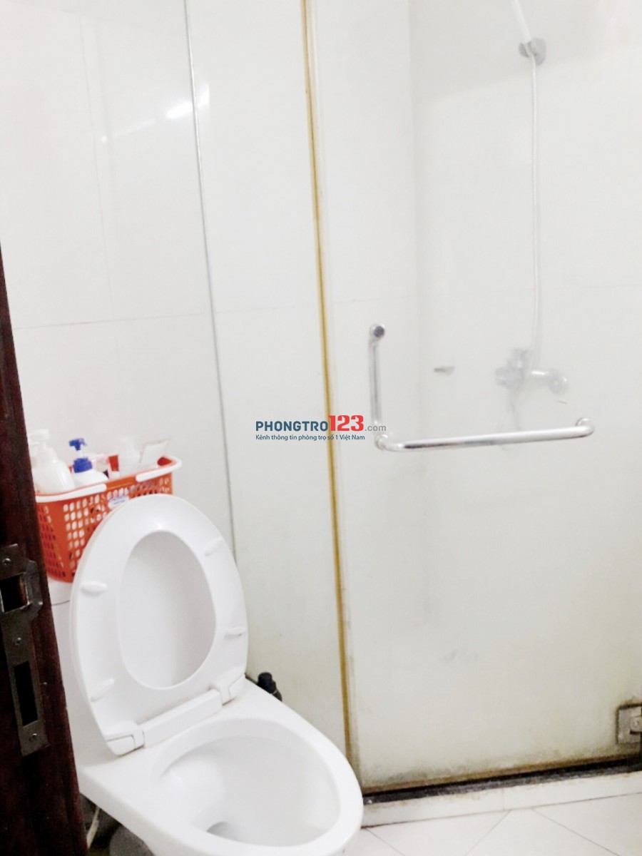 Cần 1 nữ ở ghép 2tr/tháng, nhà sạch sẽ đầy đủ nội thất, trung tâm Q.1