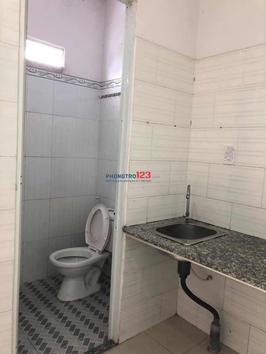 Phòng trọ gần trường ĐH SPKT có gác, bảo vệ 24/24, giá chỉ từ 2.5tr