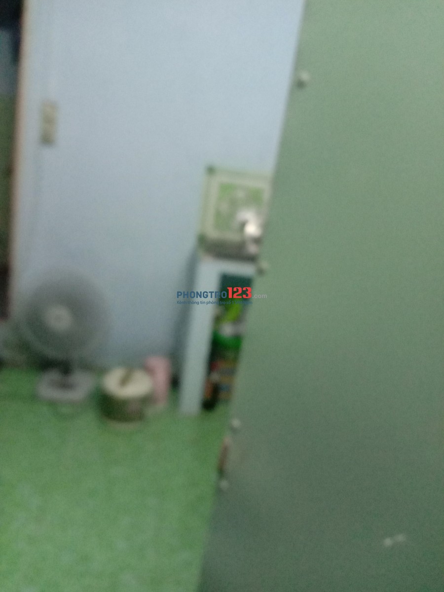 Phòng trệt có gác wc riêng, 43/20 Hoà Bình gần ngã tư kênh Tân Hóa. Giá 2tr