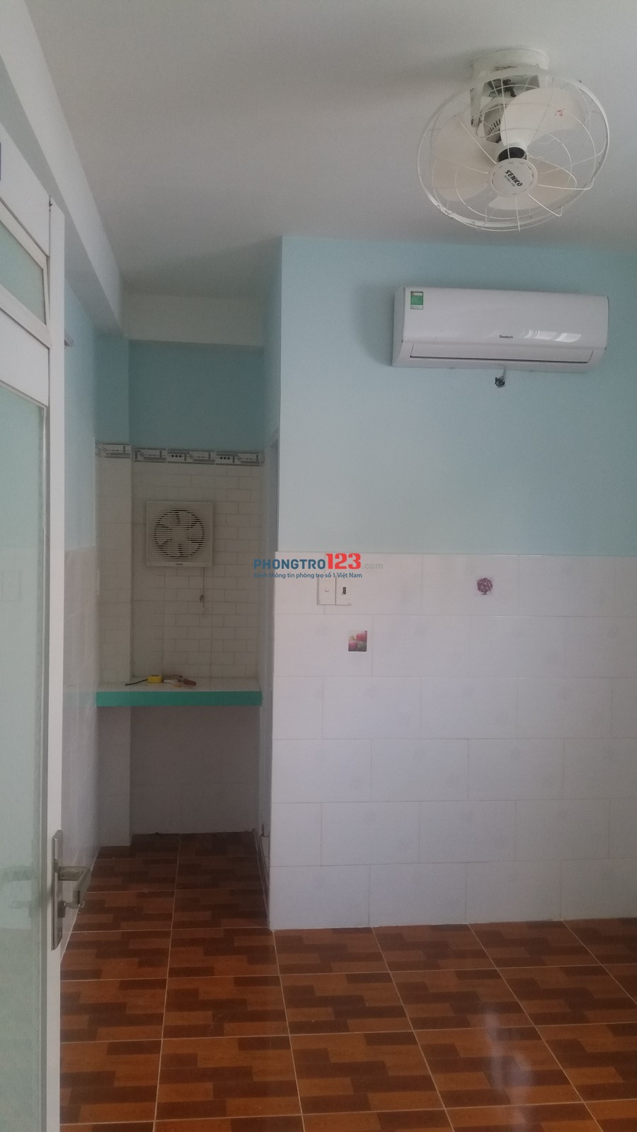Phòng trọ Quận 3; đường CMT8; 16 m3, 3,3 triệu/tháng