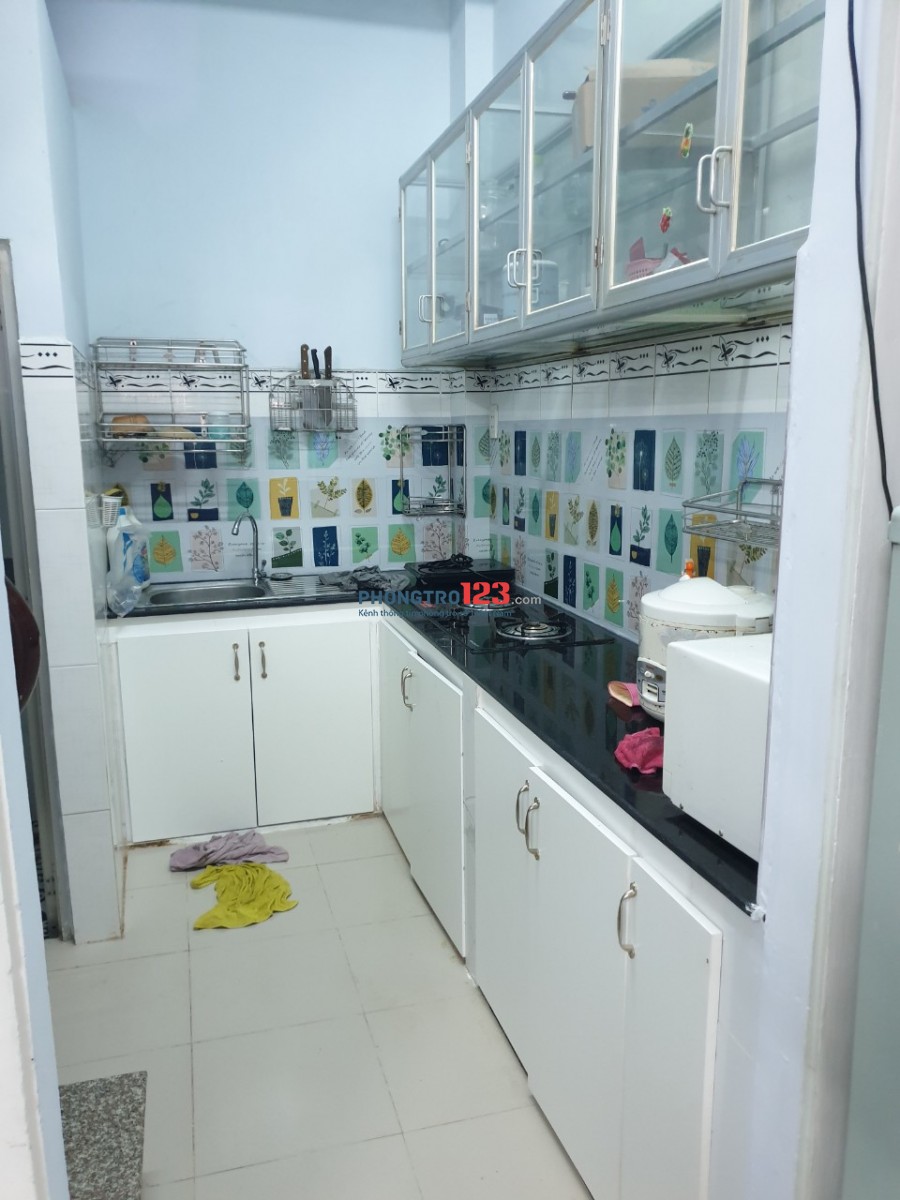Cho thuê nhà mới có máy lạnh 3x12 1 lầu 2pn tại Hoàng Hoa Thám Q Bình Thạnh giá 12tr/th