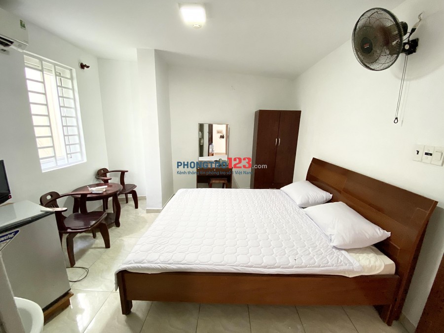 Cho thuê căn hộ full NT có cửa sổ thoáng 54 Đào Duy Anh, Phú Nhuận. Giá 4.5tr
