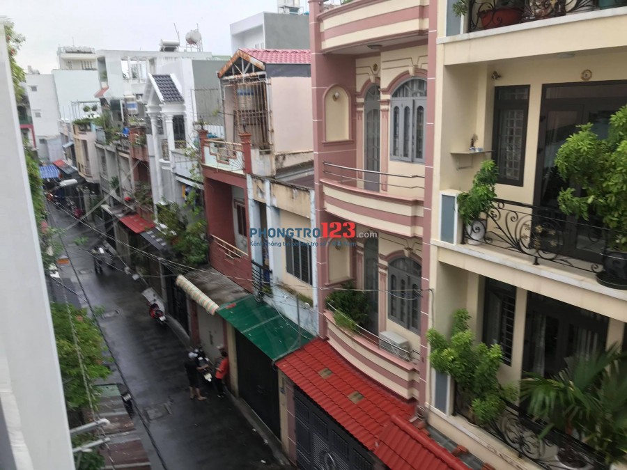 Căn hộ 26m2, full nội thất mới 100%, bên hông chợ Hoàng Hoa Thám