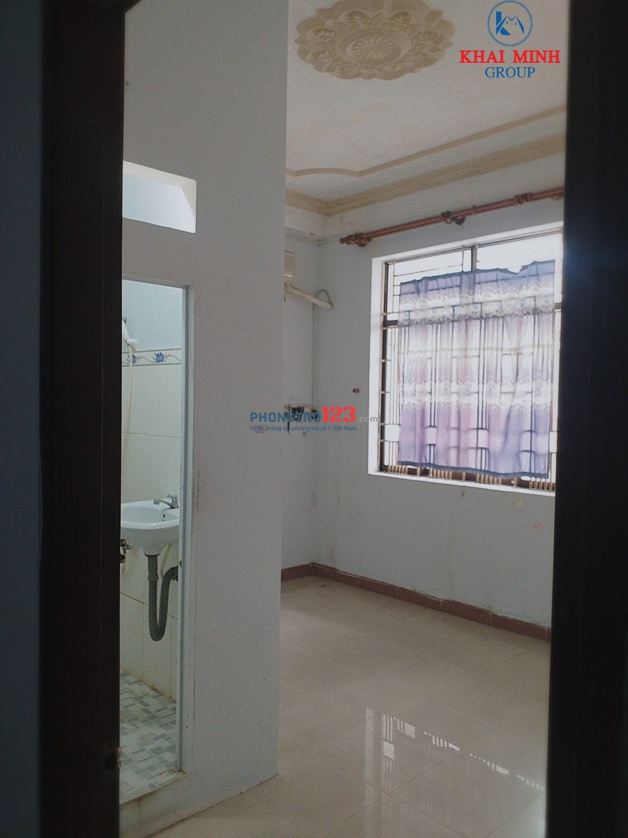 Phòng BAN CÔNG - MÁY LẠNH, bảo vệ 24/24, gần Hàng Xanh