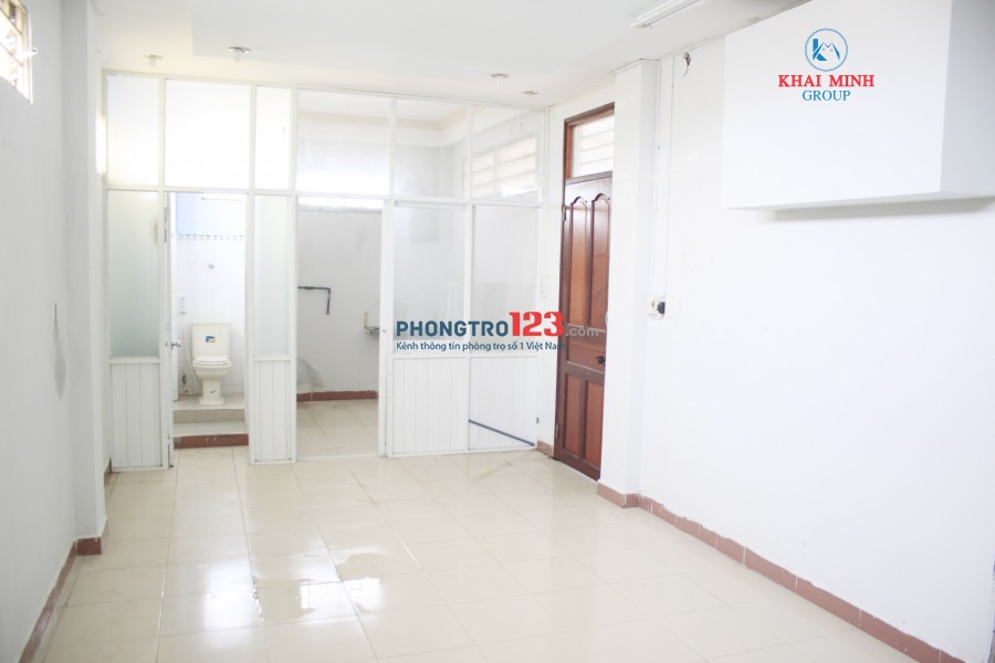 Phòng BAN CÔNG - MÁY LẠNH, bảo vệ 24/24, gần Hàng Xanh