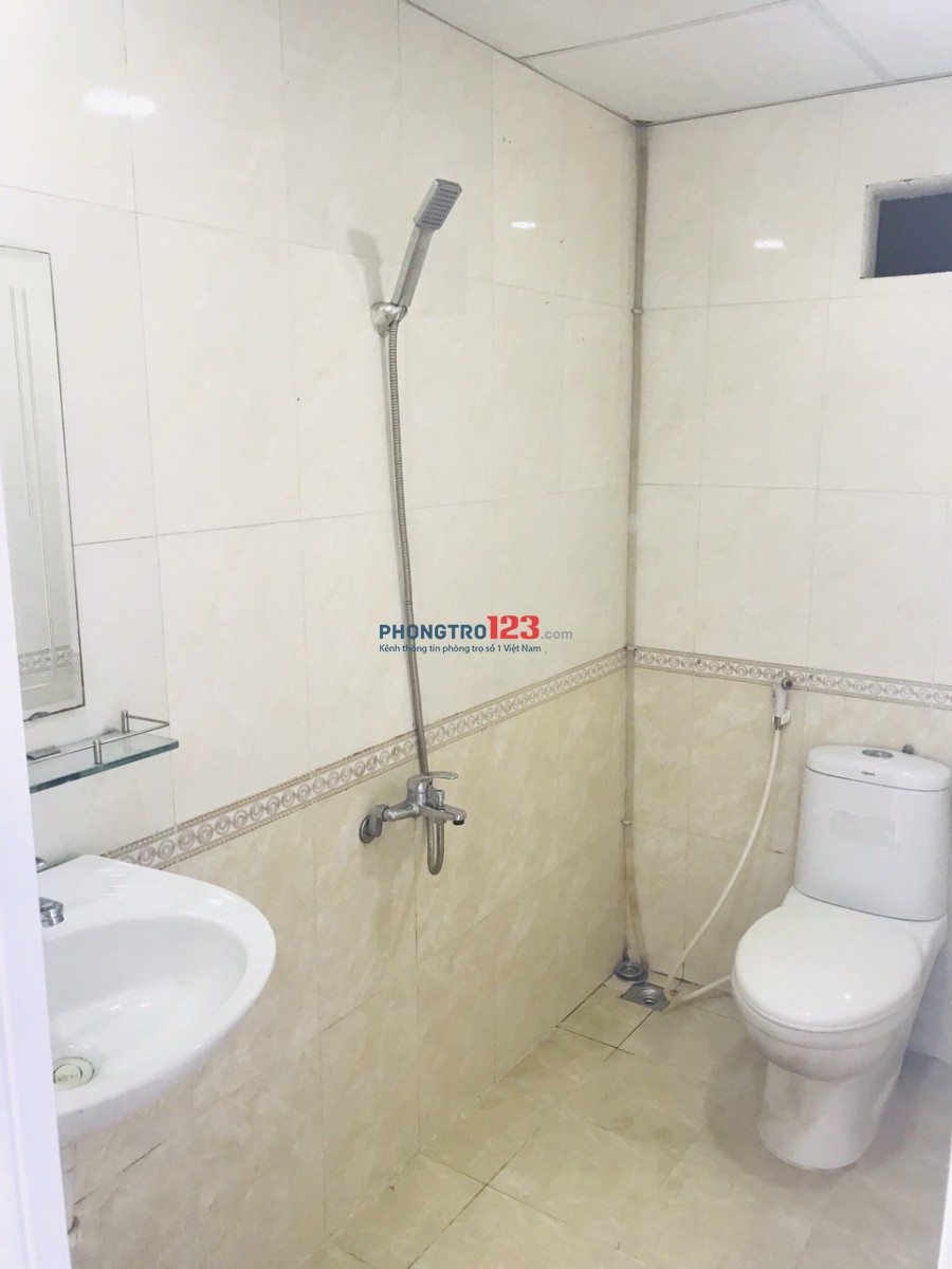 Căn hộ 2 phòng ngủ riêng biệt - ban công - bếp - thang máy đầy đủ quận Tân Bình