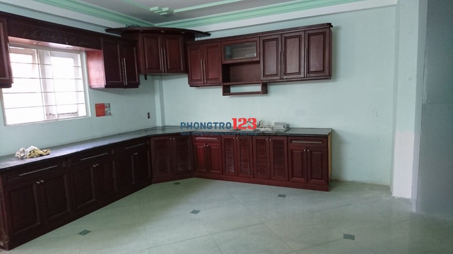 Phòng trong biệt thự Bình Lợi, ngay tầng trệt, 30m2, có hệ thống bếp