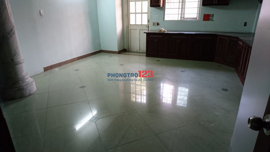 Phòng trong biệt thự Bình Lợi, ngay tầng trệt, 30m2, có hệ thống bếp