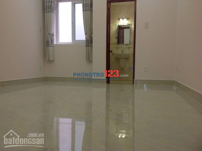 Phòng 25m2 có BAN CÔNG - MÁY LẠNH, 99/1 Nơ Trang Long