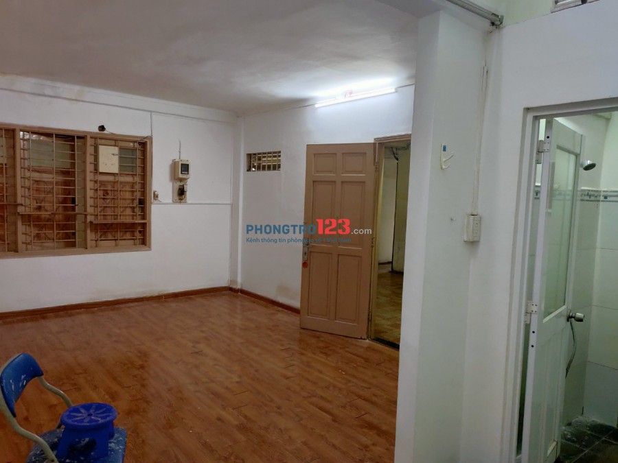 Cho thuê căn hộ 30m2 1pn ngay trung tâm Nguyễn Du P Bến Nghé Q1 giá 6tr/tháng