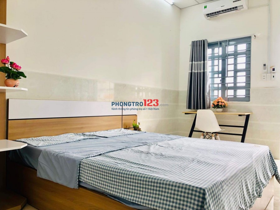 Phòng đầy đủ tiện nghi ngay ngã 4 Hàng Xanh , View landmark 81