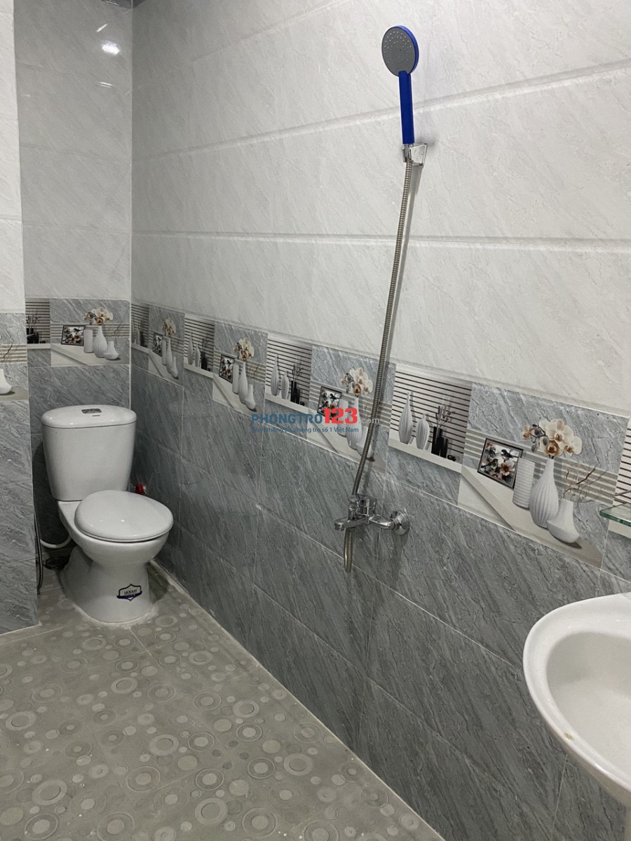 Cho thuê phòng Mặt Tiền 572 Phạm Văn Chiêu chợ Thạch Đà có máy lạnh, thang máy, full tiện ích