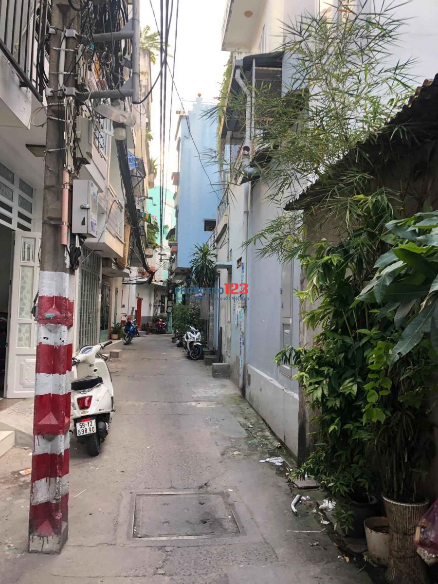Tìm 1 bạn nữ ở ghép đường Đinh Tiên Hoàng, Bình Thạnh