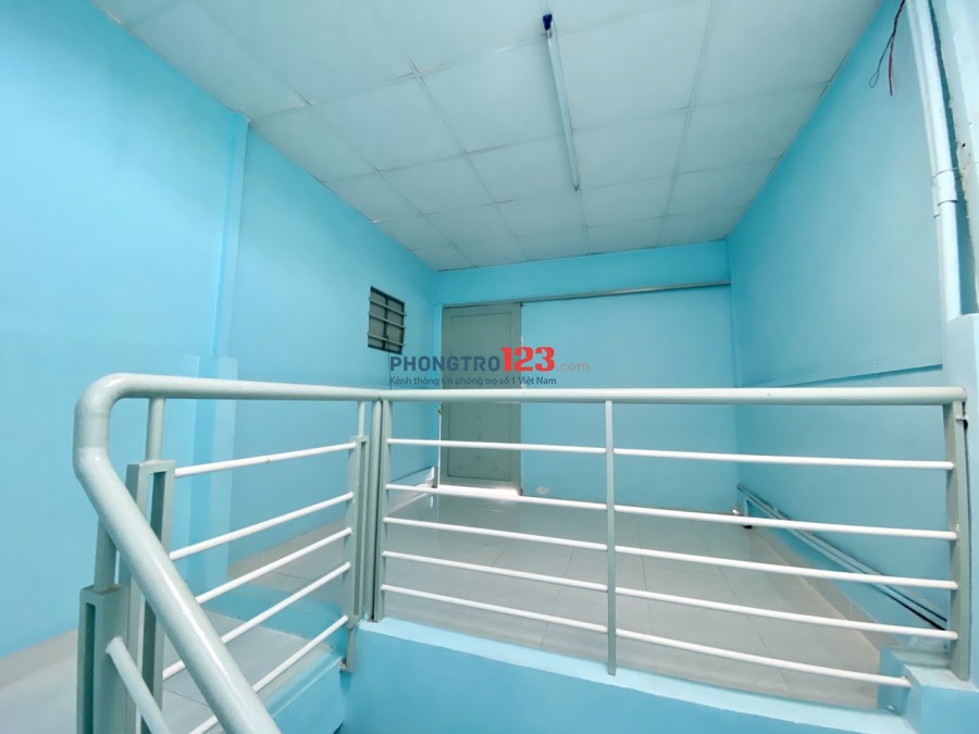 Nhà hẻm xe hơi 1 phòng khách, 1 nhà bếp, 2 phòng ngủ, 3 wc, sân thượng