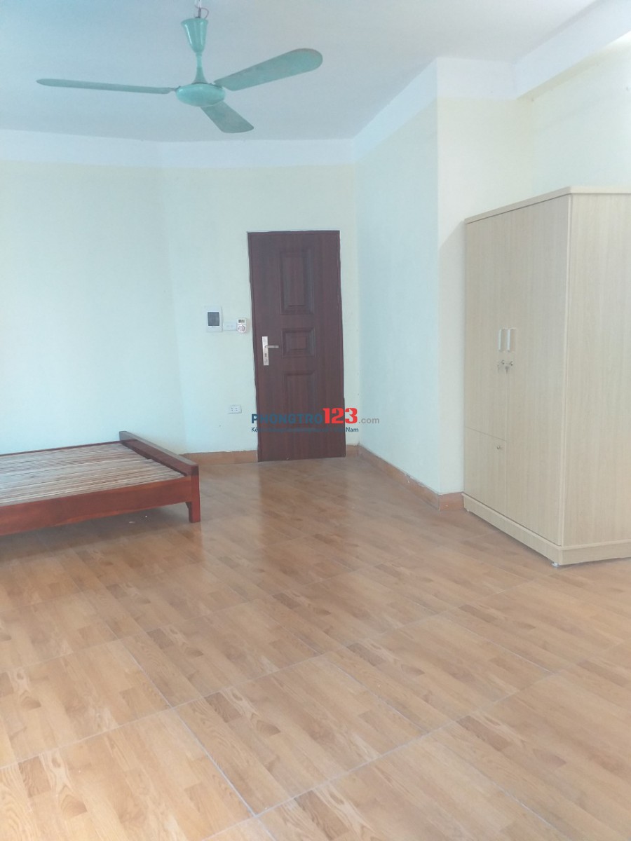 Cho thuê phòng trọ 25m2 đủ đồ, đường Mễ Trì Hạ, đối diện KeangNam