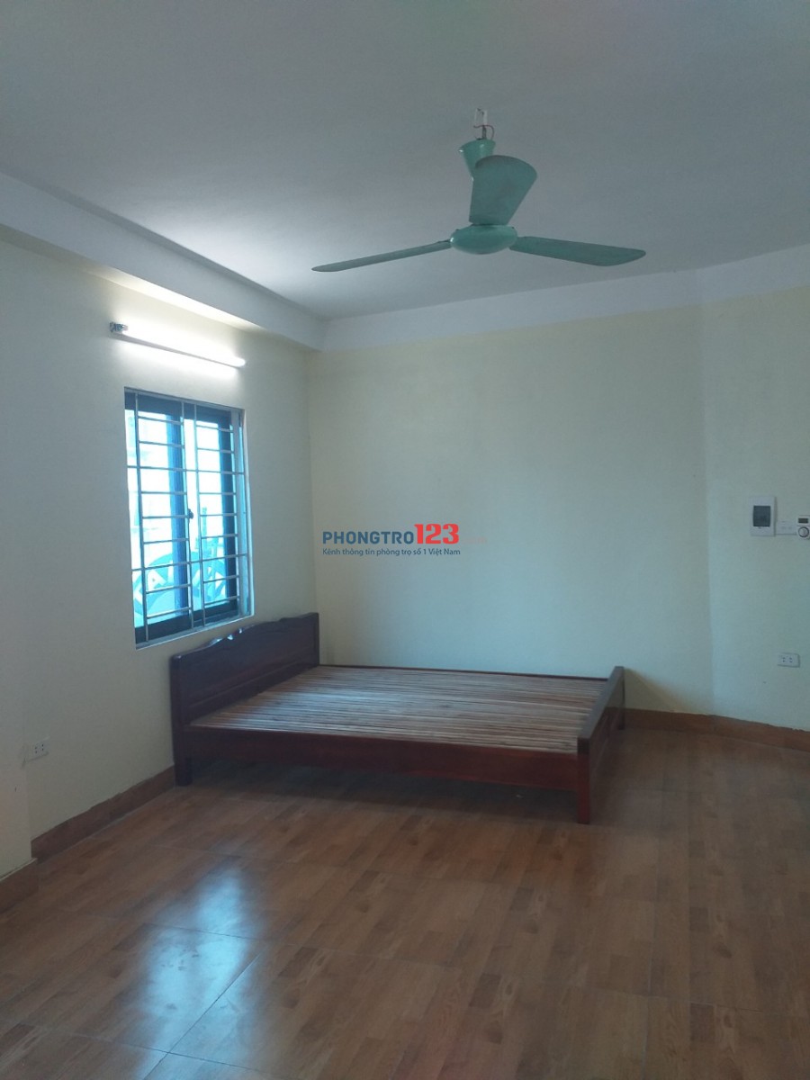 Cho thuê phòng trọ 25m2 đủ đồ, đường Mễ Trì Hạ, đối diện KeangNam