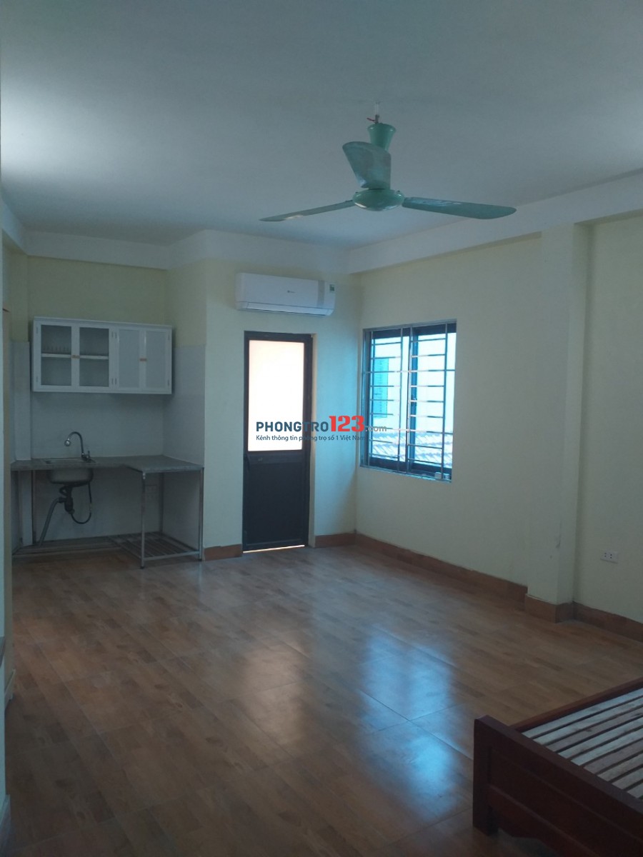 Cho thuê phòng trọ 25m2 đủ đồ, đường Mễ Trì Hạ, đối diện KeangNam