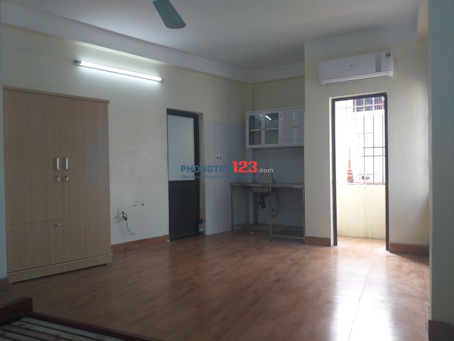 Cho thuê phòng trọ 25m2 đủ đồ, đường Mễ Trì Hạ, đối diện KeangNam